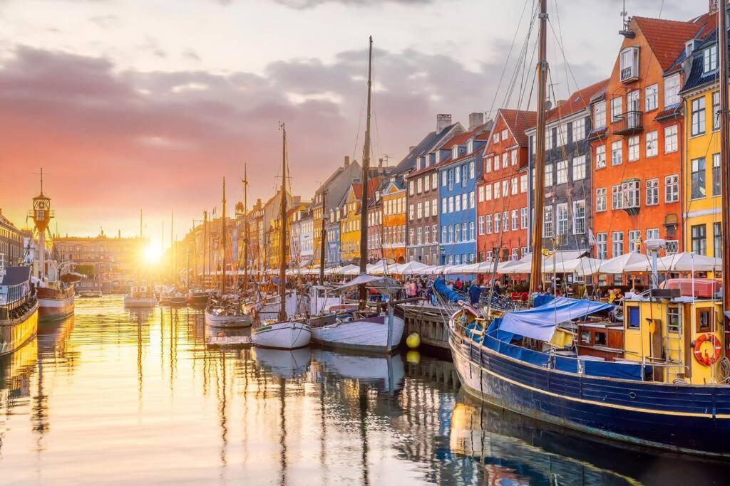 Spacious 3 Bedroom Manor Flat Next To Tivoli Copenhagen Luaran gambar