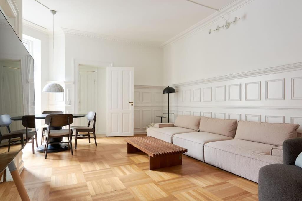 Spacious 3 Bedroom Manor Flat Next To Tivoli Copenhagen Luaran gambar